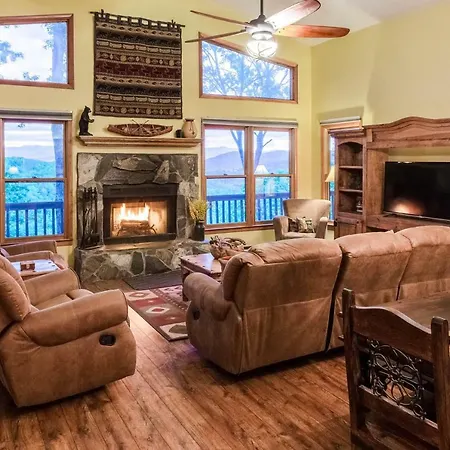 3 Bed 3 Bath Vacation Home In Sylva